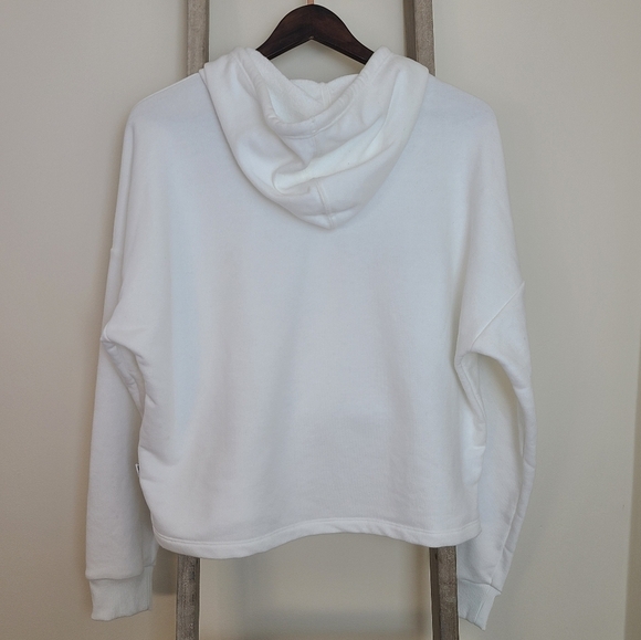 ⭐️40% Off⭐️ Puma Essentials+ Cropped Hoodie - Picture 5 of 11